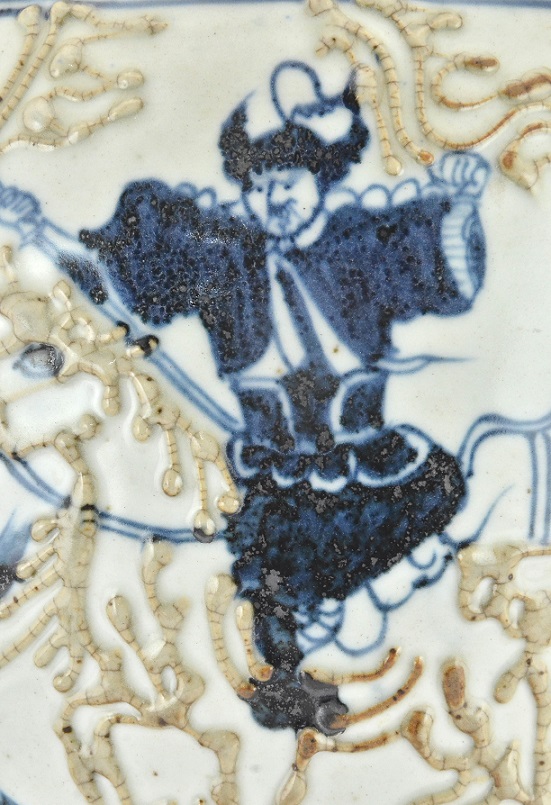 Blue and white warrior carved vase, Ming Dynasty